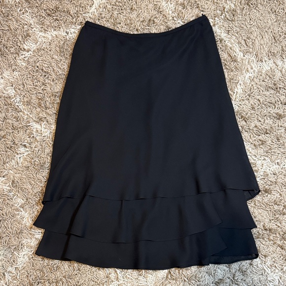 Donna Morgan Elegant Tiered Black Skirt size 10 - Picture 2 of 9